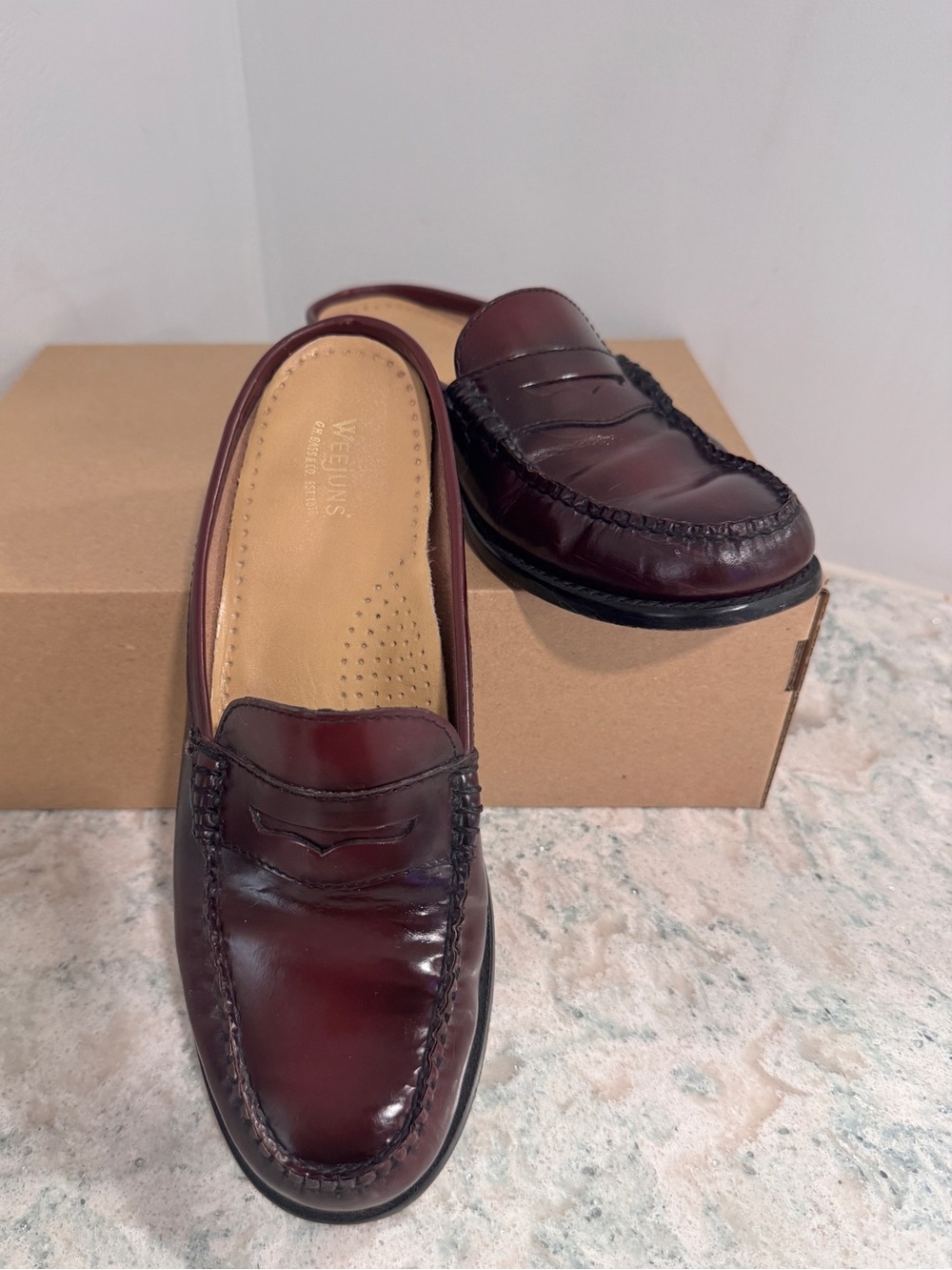 G.H. Bass Weejuns Burgundy Loafer sz. 7.5